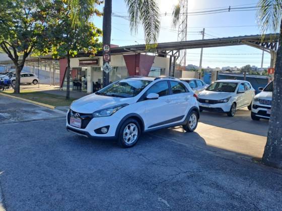 HYUNDAI HB20X 1.6 16V STYLE FLEX 4P MANUAL HYUNDAI HB20X 1.6 16V STYLE FLEX 4P MANUAL
